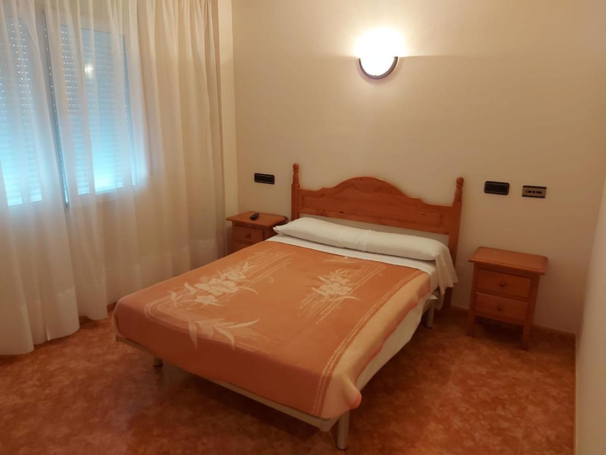Hostal Linares Villanueva de Argano Luaran gambar