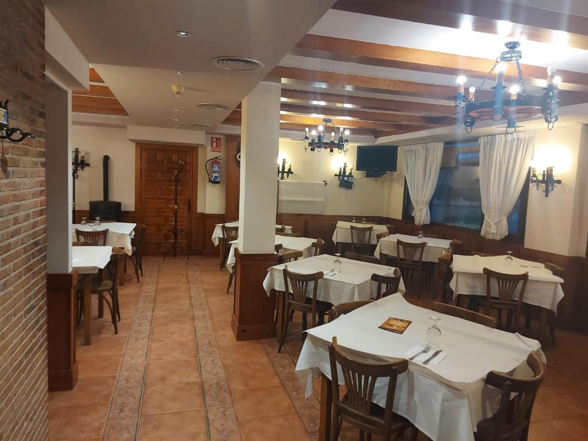 Hostal Linares Villanueva de Argano Luaran gambar