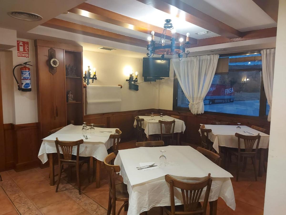 Hostal Linares Villanueva de Argano Luaran gambar