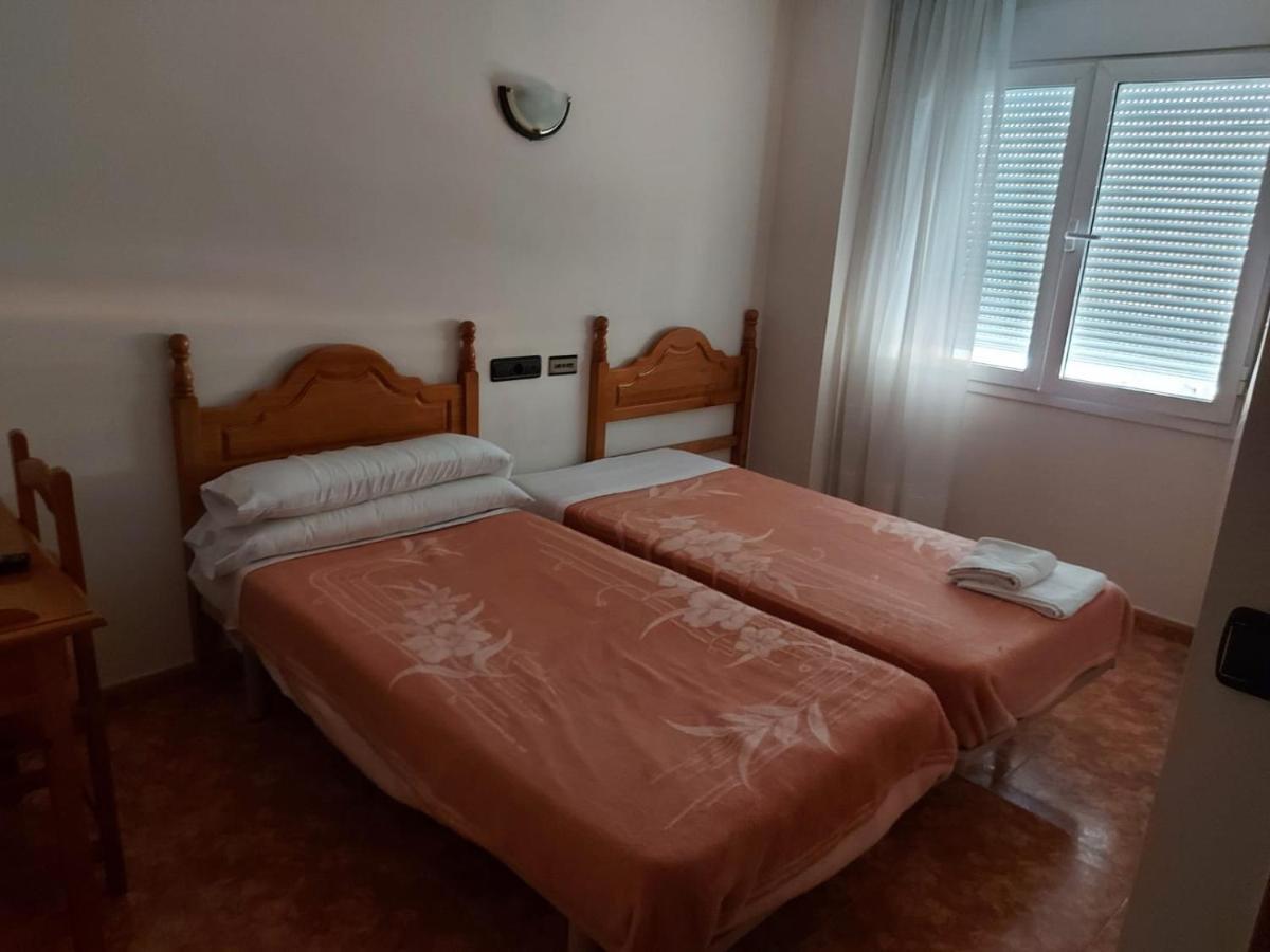 Hostal Linares Villanueva de Argano Luaran gambar